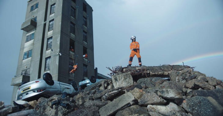 Structural Engineer Assesses Earthquake Damage